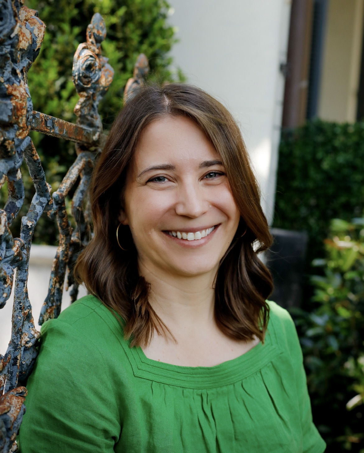 Dr. Tara Yanez